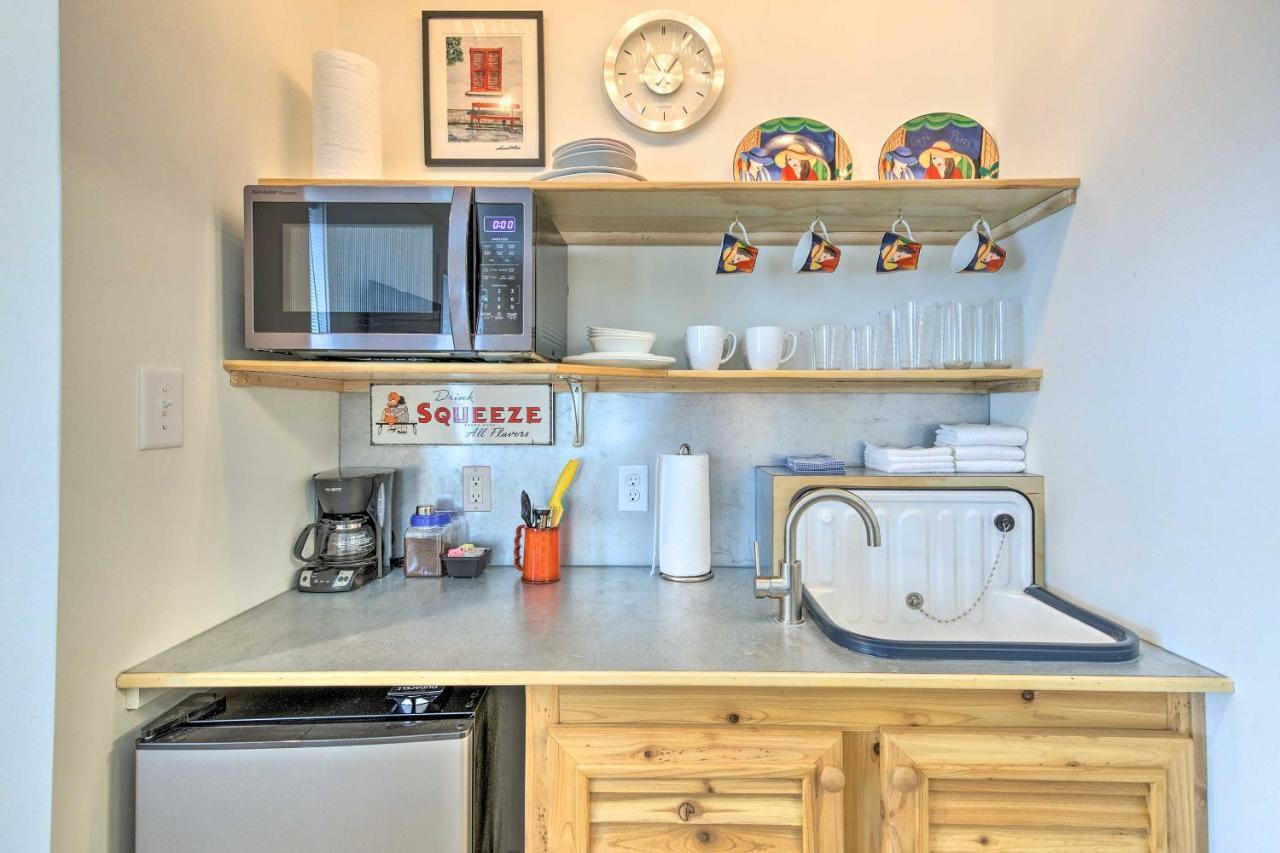Walk To Beach From Chic Old Town Apartment With Yard Bay St. Louis Esterno foto