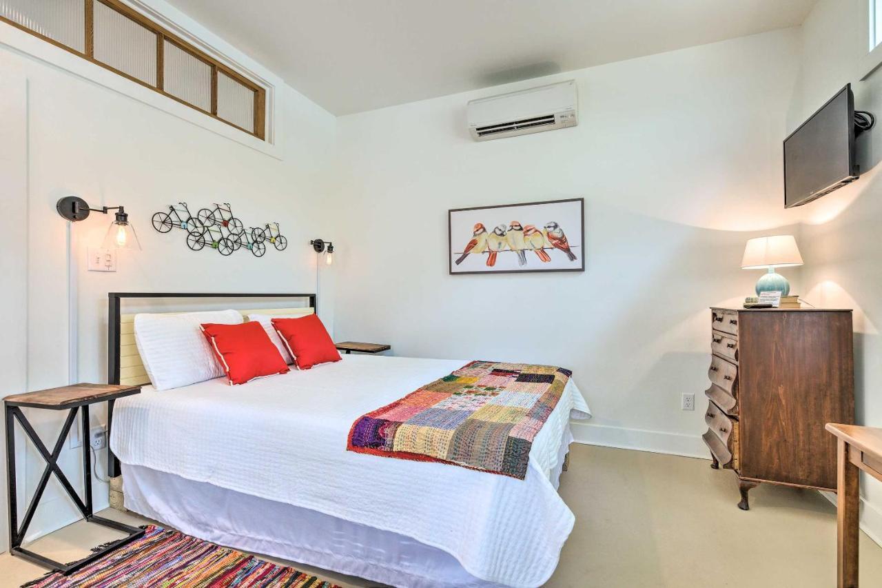 Walk To Beach From Chic Old Town Apartment With Yard Bay St. Louis Esterno foto